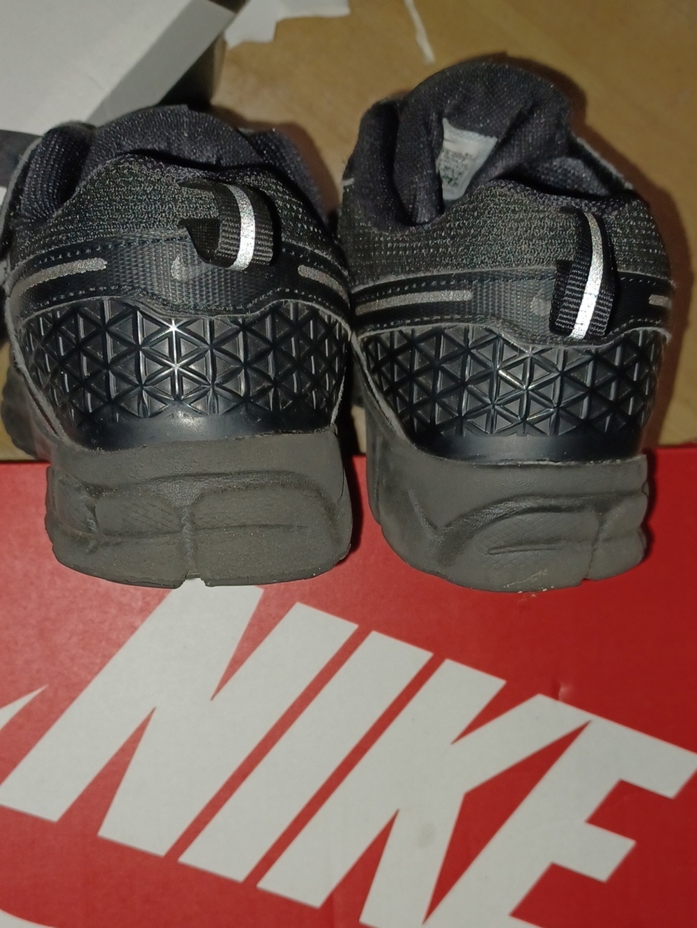 Nike Vomero 5 Preschool Black Athletic Sneakers For Kids Size 2.5Y - Picture 9 of 12